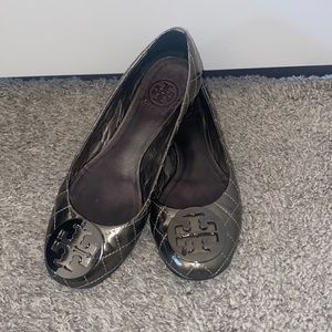 Tory Burch Silver Flats Size 6